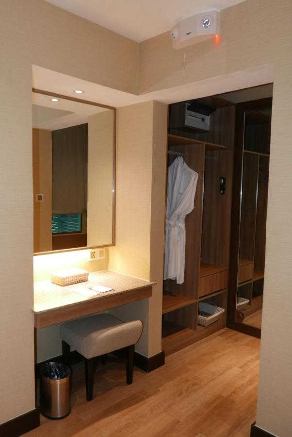 Acuatico Beach Resort & Hotel Inc. San Juan  Luaran gambar