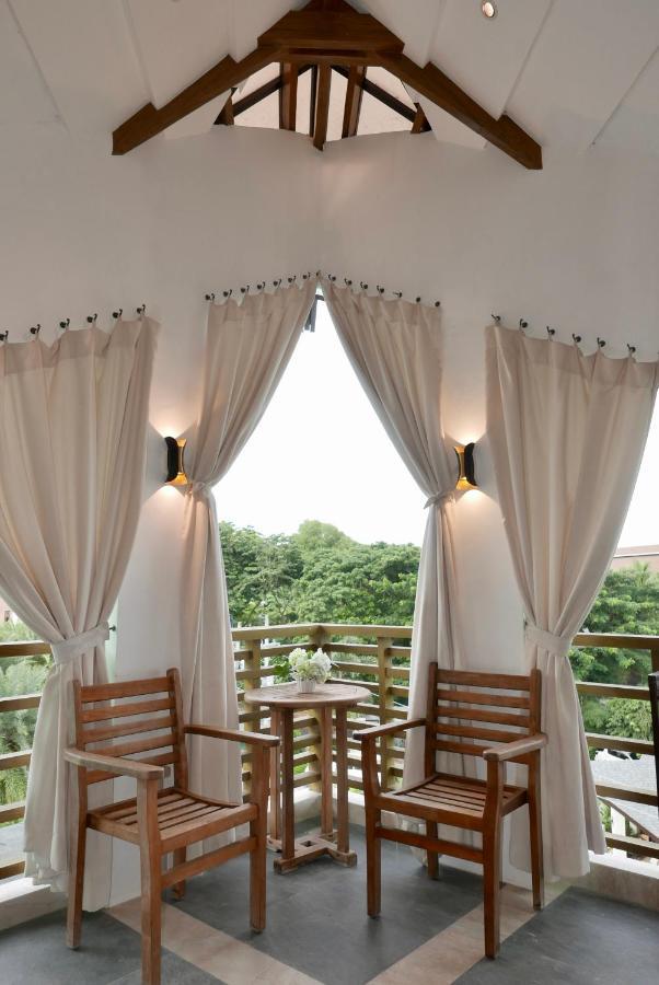 Acuatico Beach Resort & Hotel Inc. San Juan  Luaran gambar