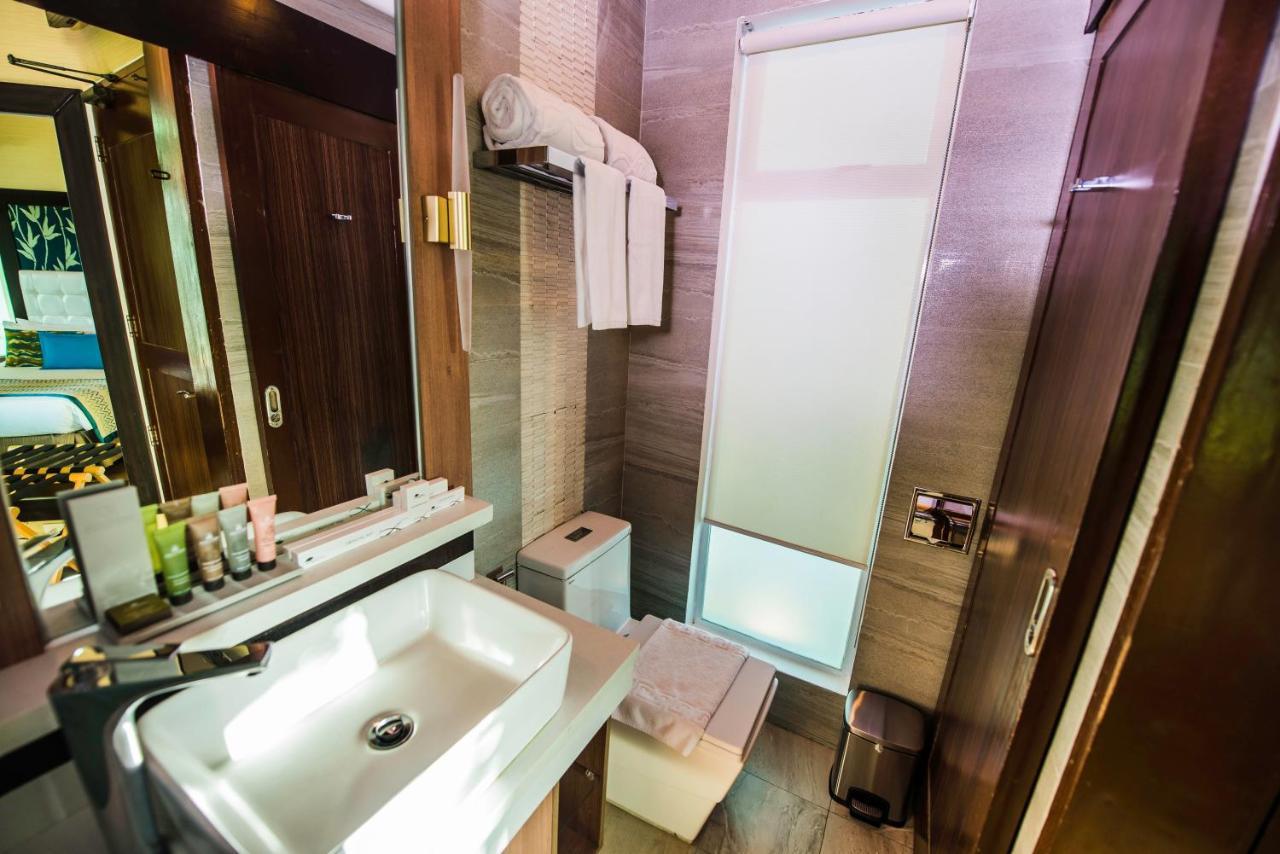 Acuatico Beach Resort & Hotel Inc. San Juan  Luaran gambar
