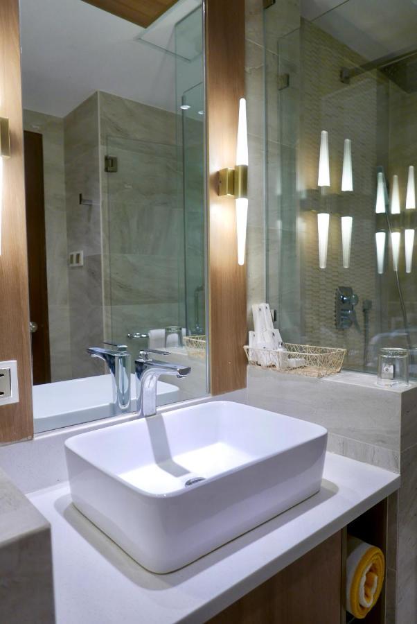 Acuatico Beach Resort & Hotel Inc. San Juan  Luaran gambar